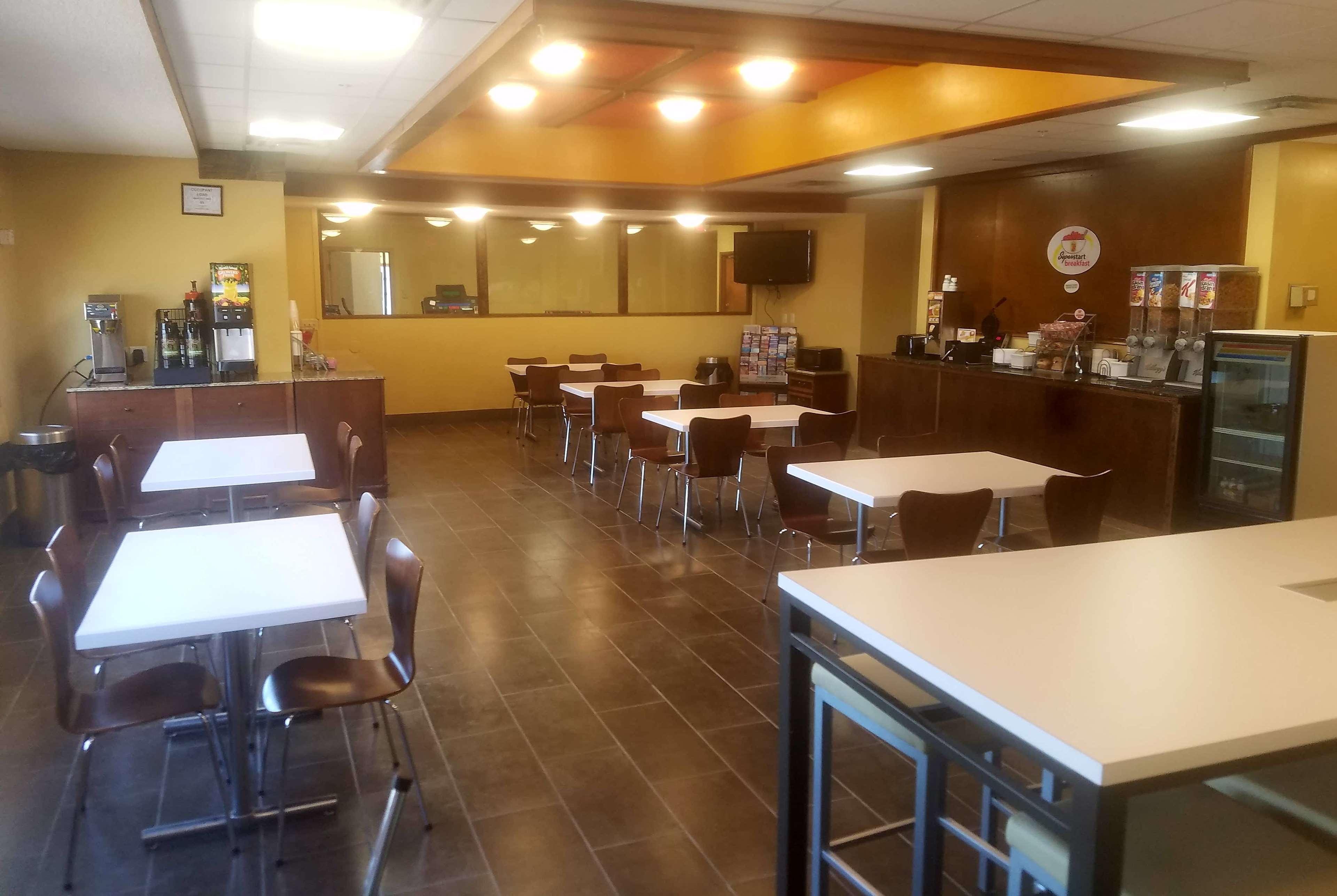 Super 8 By Wyndham Casper East/Evansville Экстерьер фото