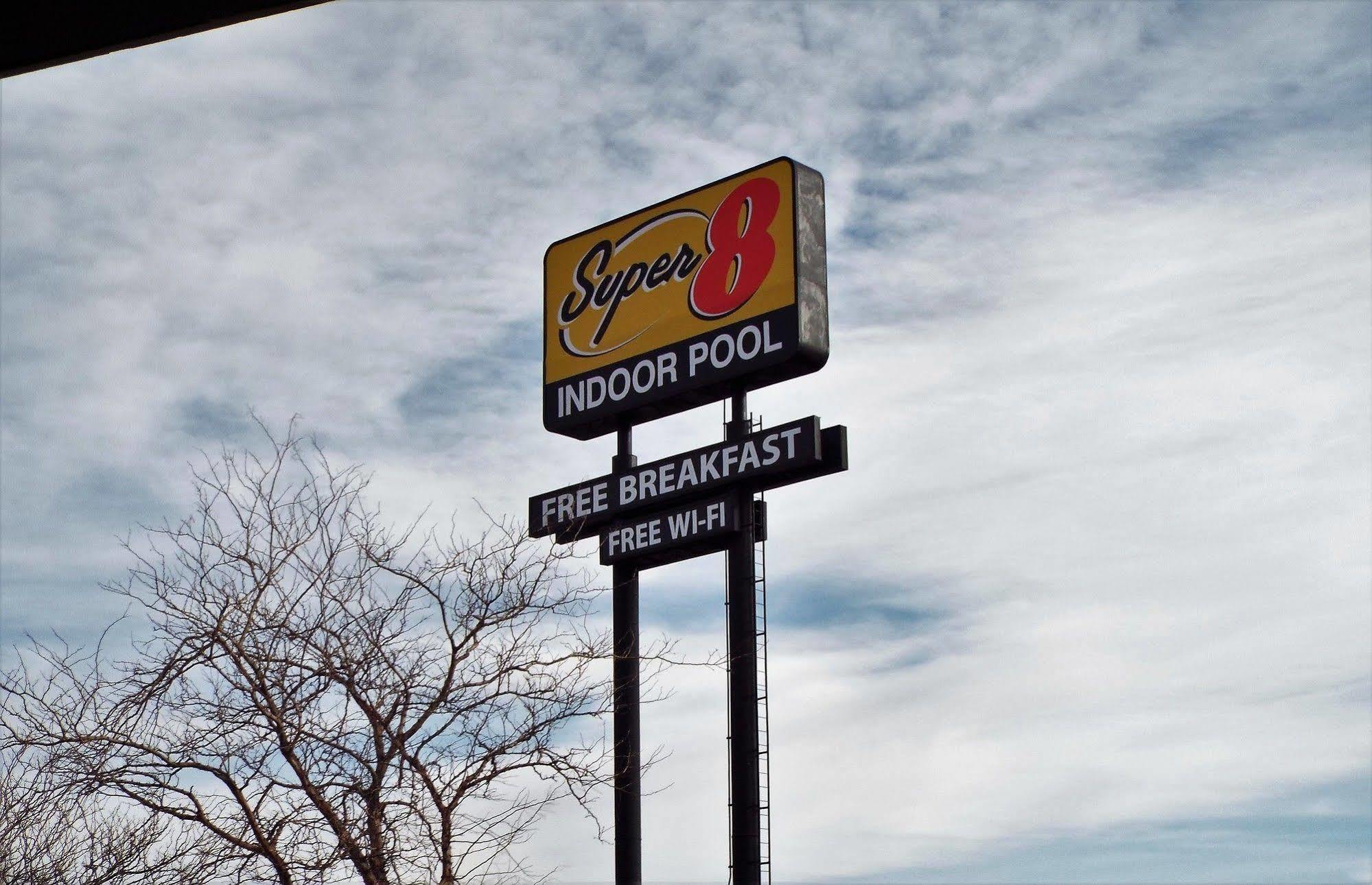 Super 8 By Wyndham Casper East/Evansville Экстерьер фото